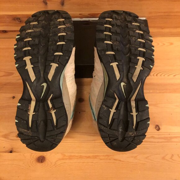 NIKE Women's Winter Hiking Boots waterproof leather ACG Lug Sole - Picture 10 of 12